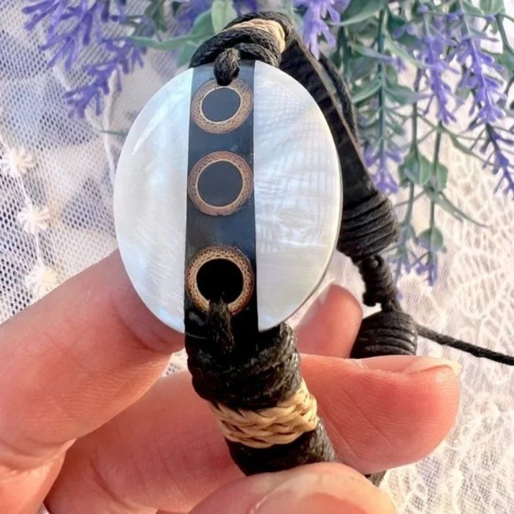 Vintage Leather & Mother of Pearl Boho Bracelet - Picture 2 of 11